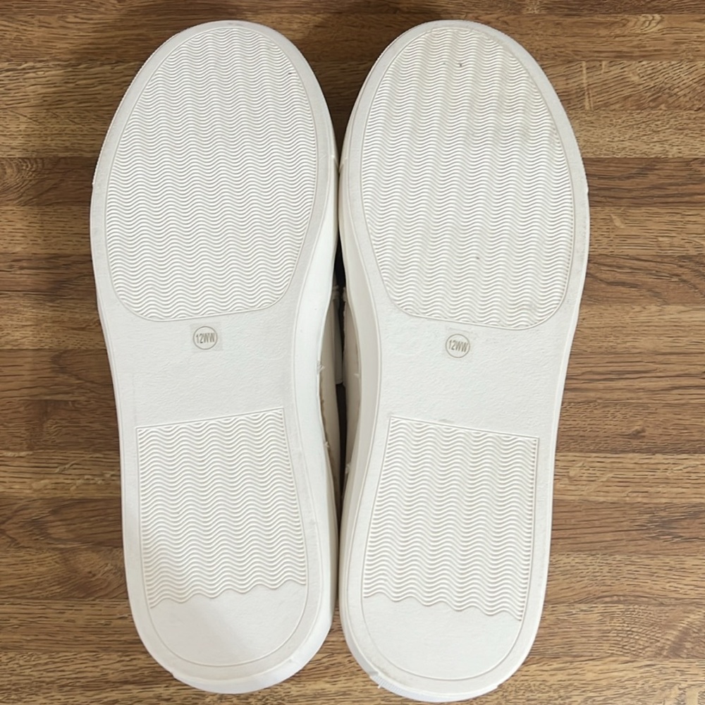 NWT Torrid Ivory Canvas Slip-On Espadrille Sneaker 12WW - Picture 2 of 4